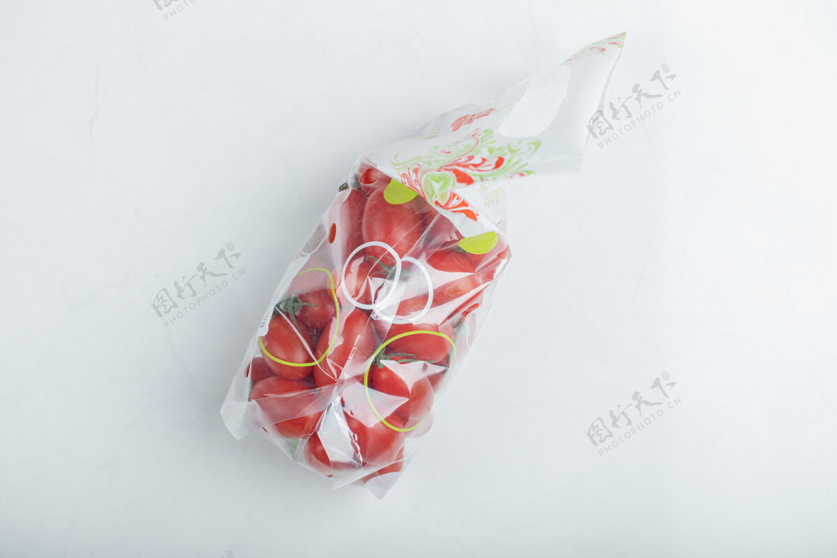 堆有机樱桃番茄塑料包装高品质照片组成分包装