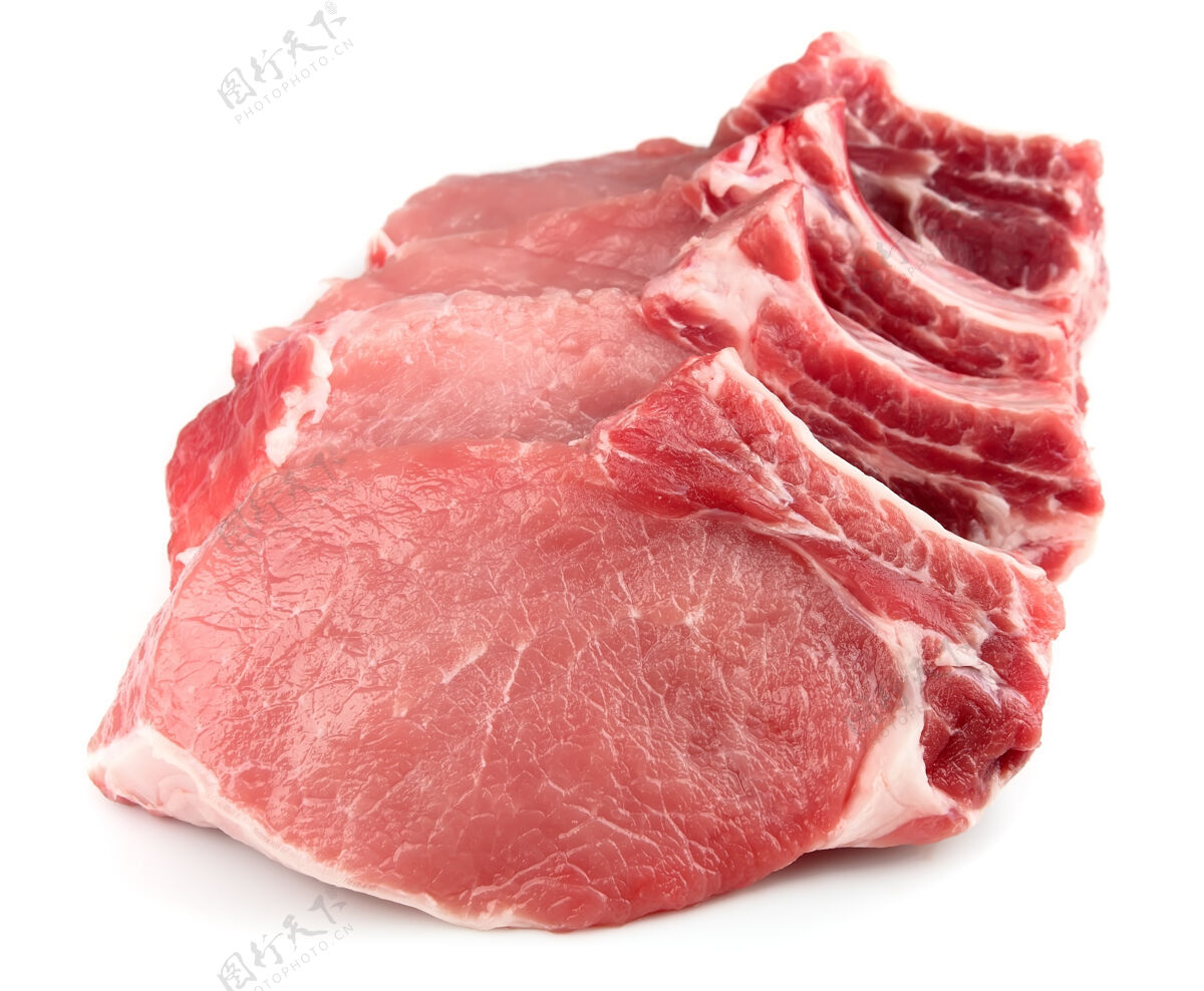 动物白肉上的生肉饮食肉牛排