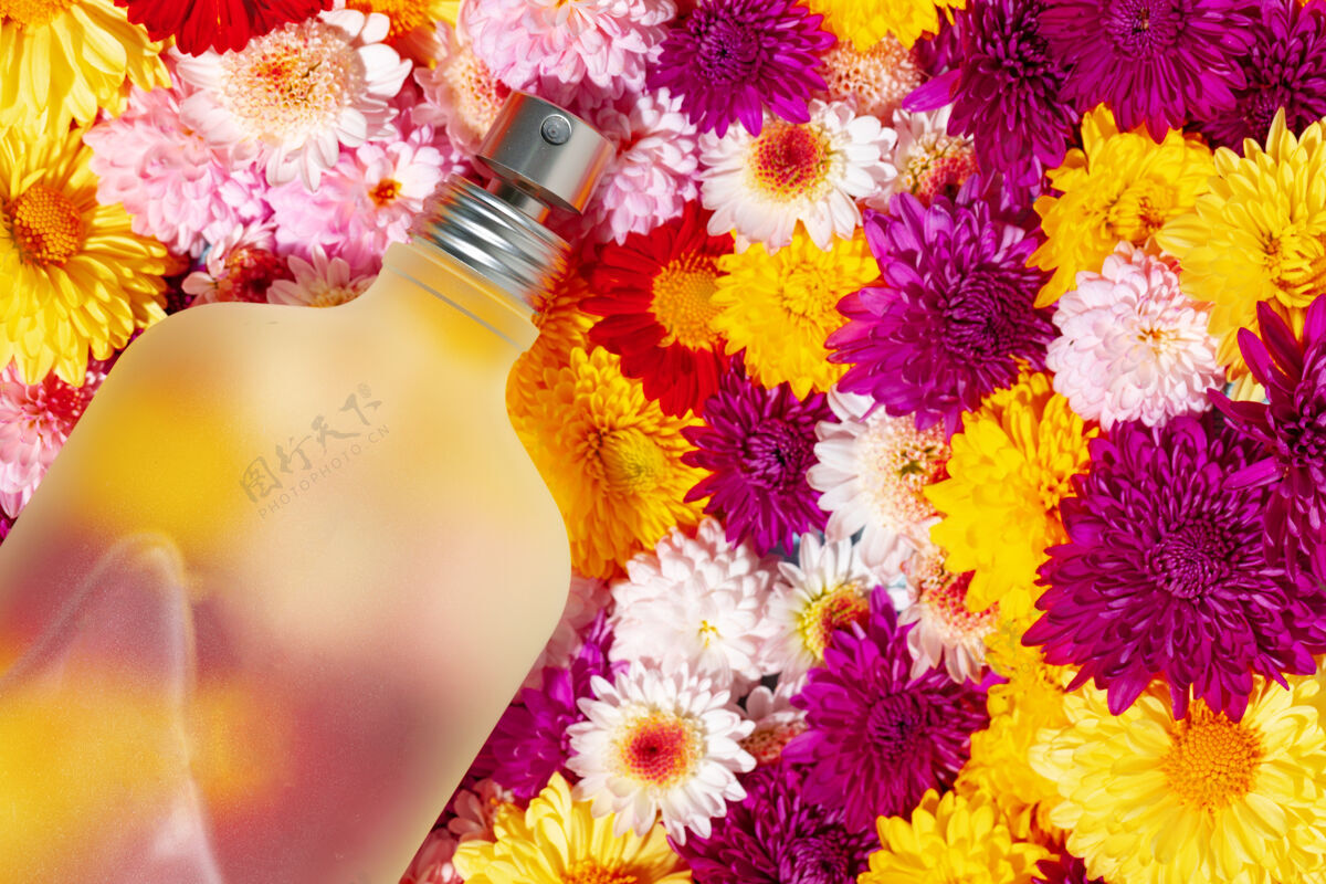 香水一瓶芬芳的花蕾包围着你瓶子芳香卫生
