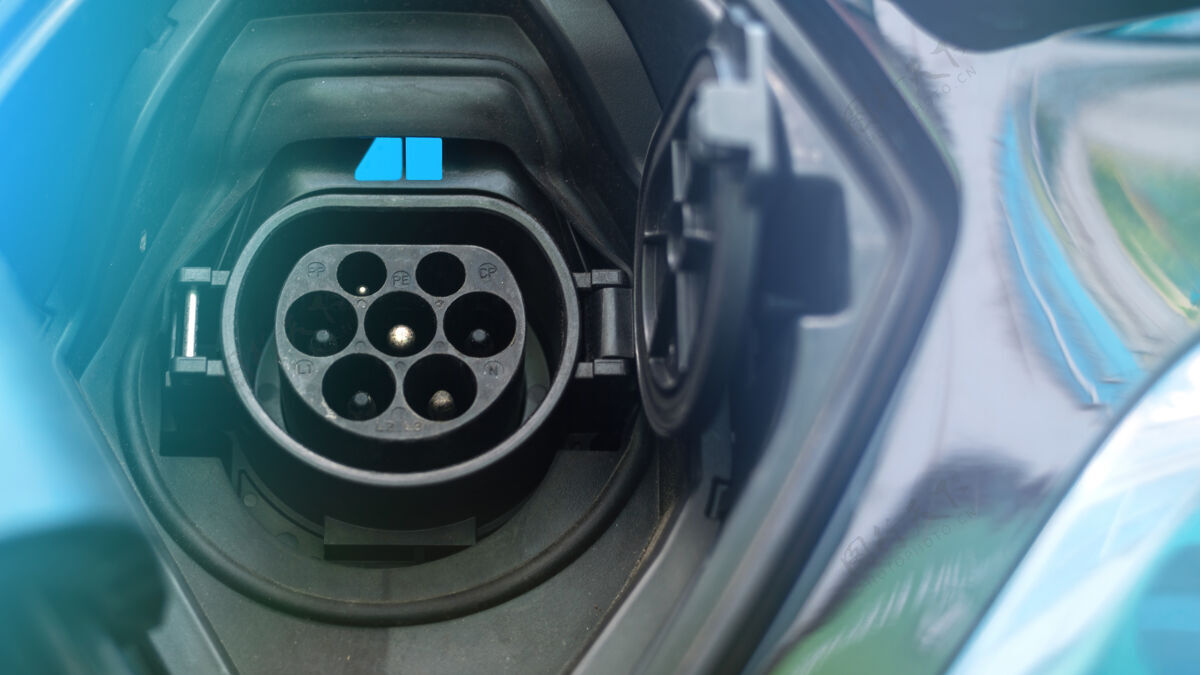 电池一个有蓝光的电动车充电插座环境电动车车辆