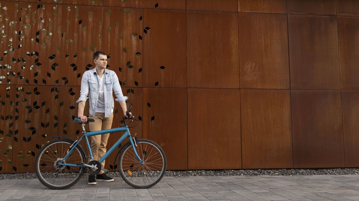 个人骑自行车的人生活方式环保全方位