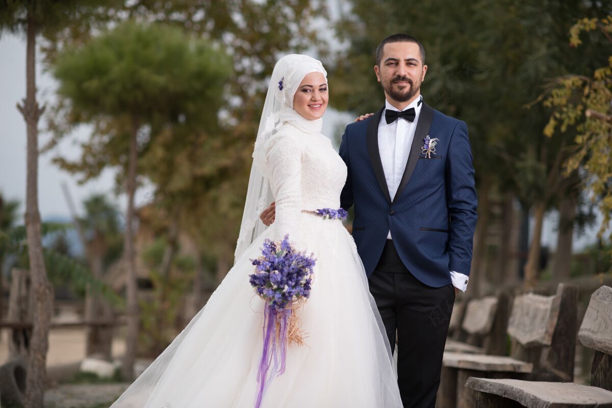 新娘年轻的穆斯林新郎新娘婚纱照女孩伊斯兰阿拉伯语