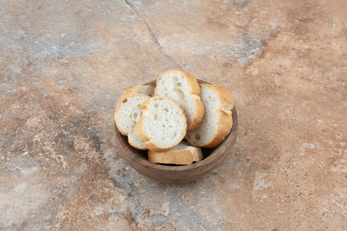 芳香木碗香面包片切片法式面包面包