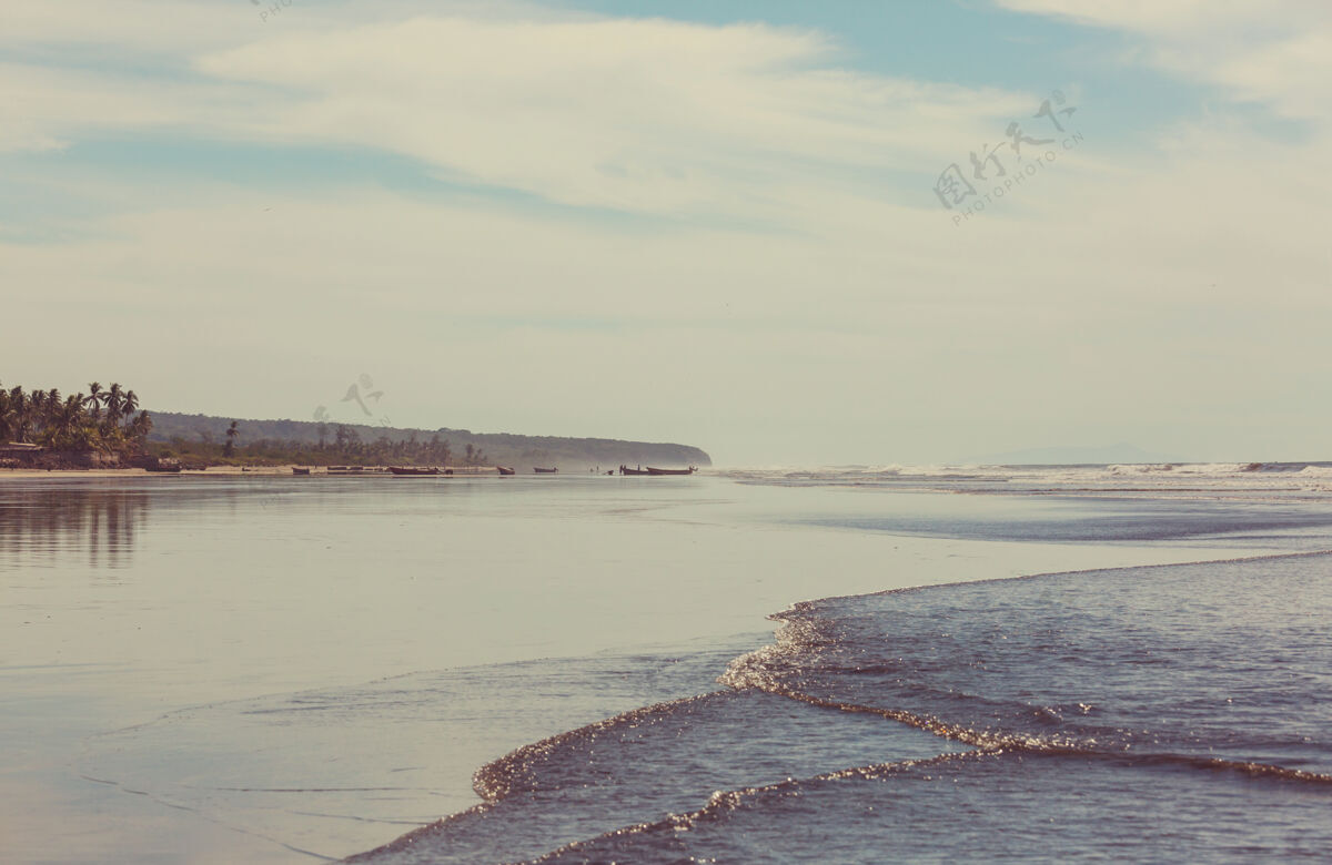 沙滩太平洋海岸萨尔瓦多的一个小海滩的景色太平洋拉丁景色