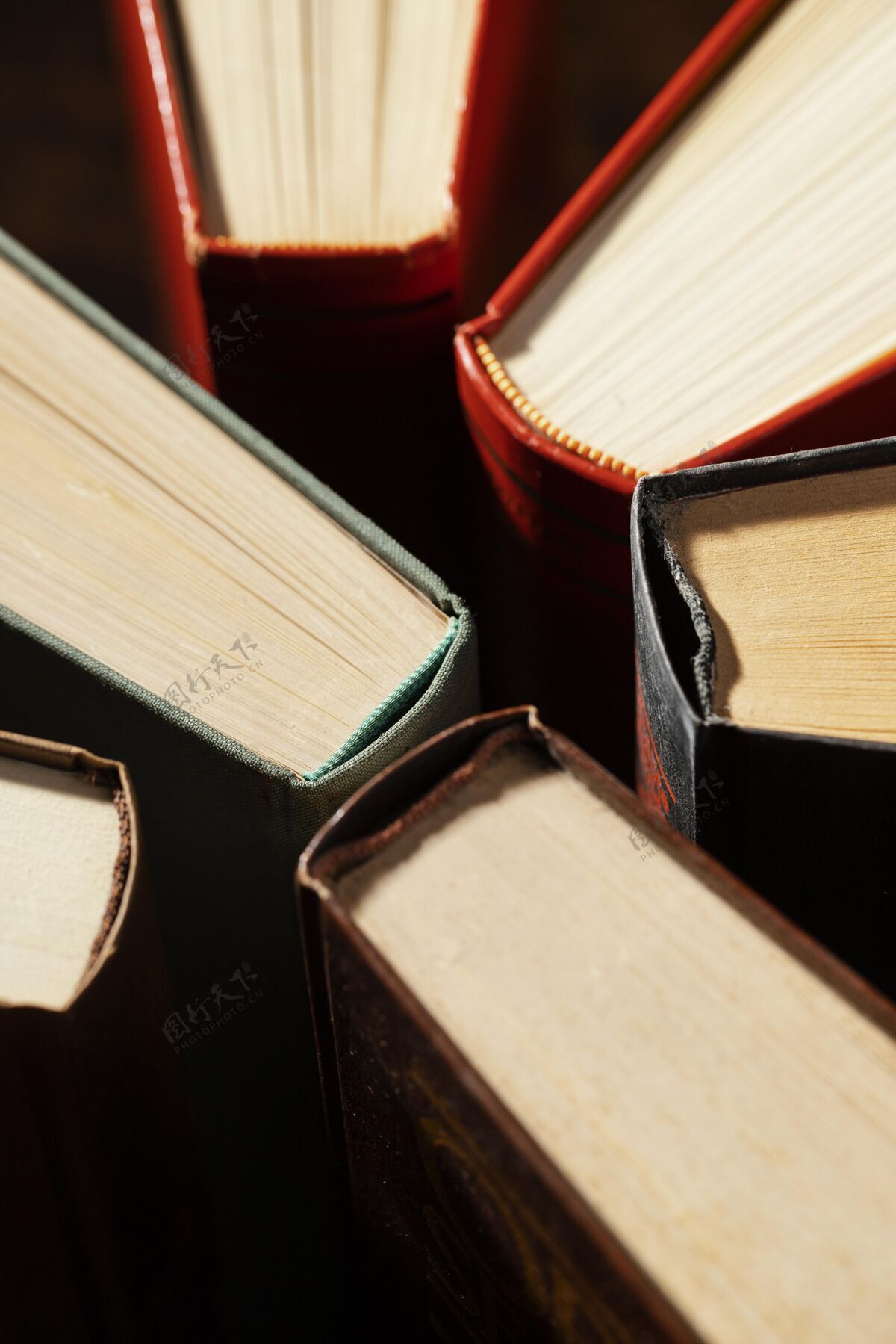 阅读高角度书籍整理排列卷教育