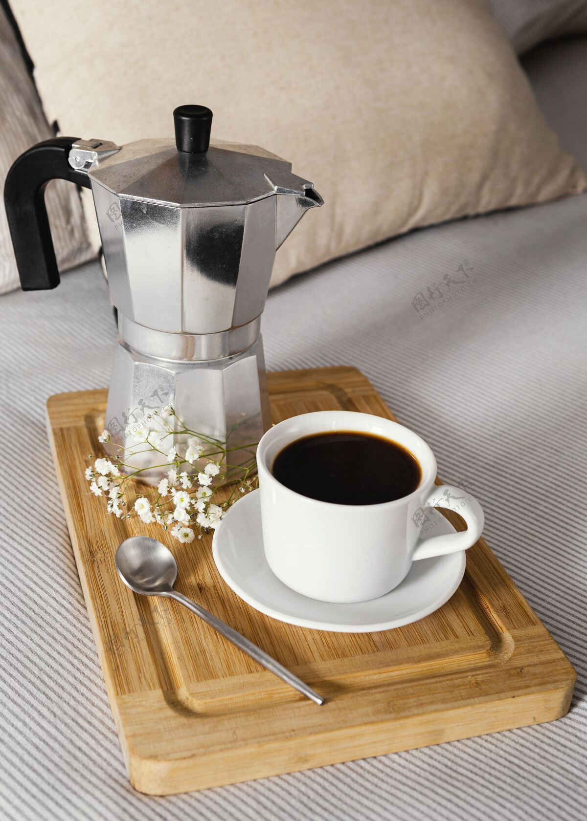 床早餐喝高角度咖啡美味烹饪高角度