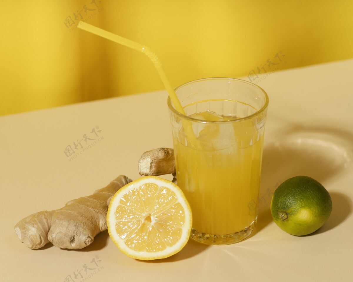 刷新高角度柠檬水杯新鲜营养果汁