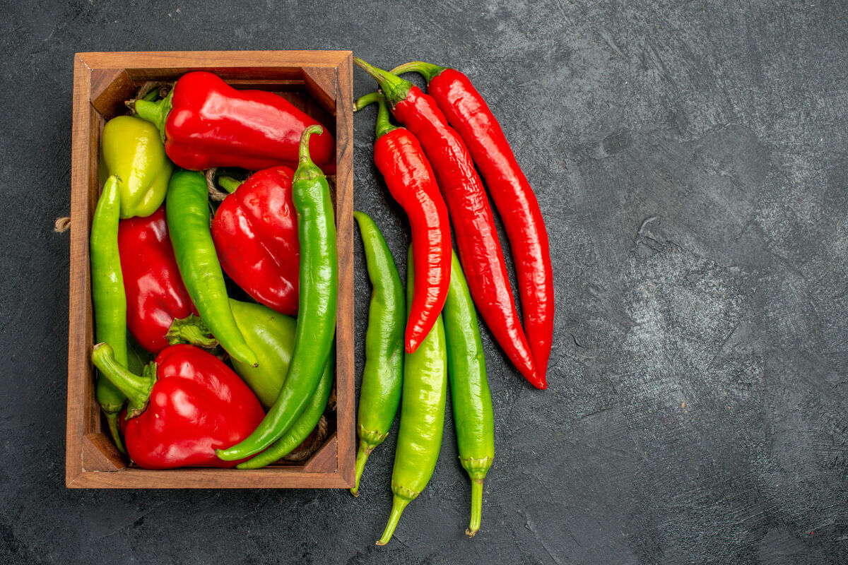 蔬菜顶视图不同的新鲜辣椒辣味植物植物辣椒烹饪