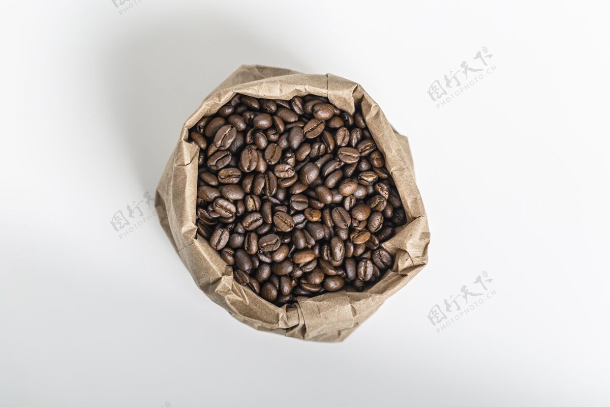 扁平纸袋咖啡豆顶视图饮料冲泡