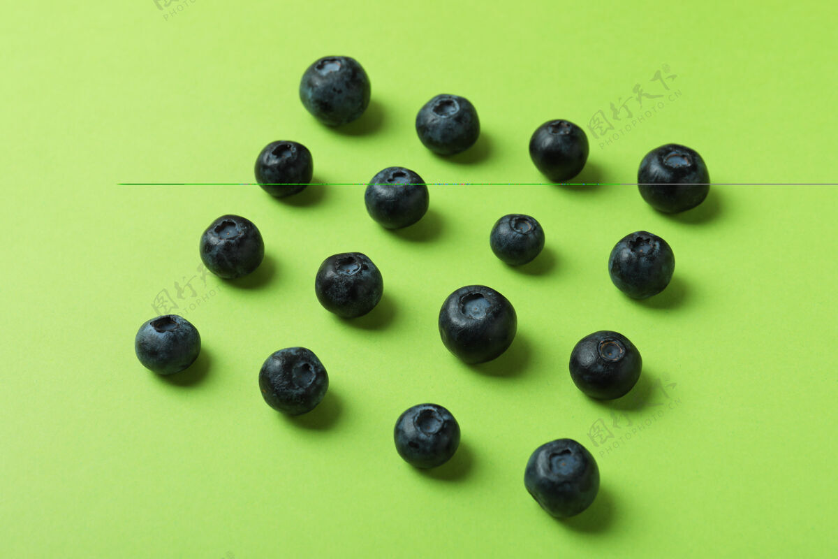 水果新鲜的浆果概念与蓝莓绿色蓝莓美味黑莓